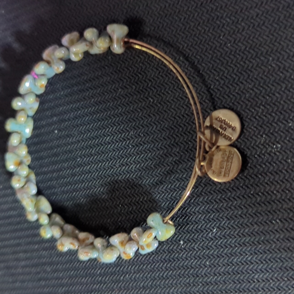 Alex and Ani mermaid pearl bracelet preloved.